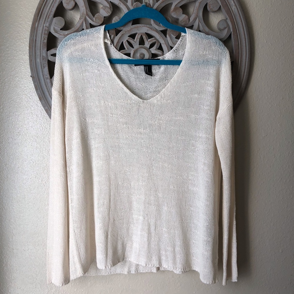 Forever 21 light weight  knit sweater size Medium